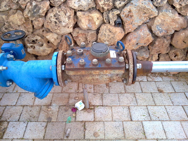 התקנת מדי מים לא תיקנית